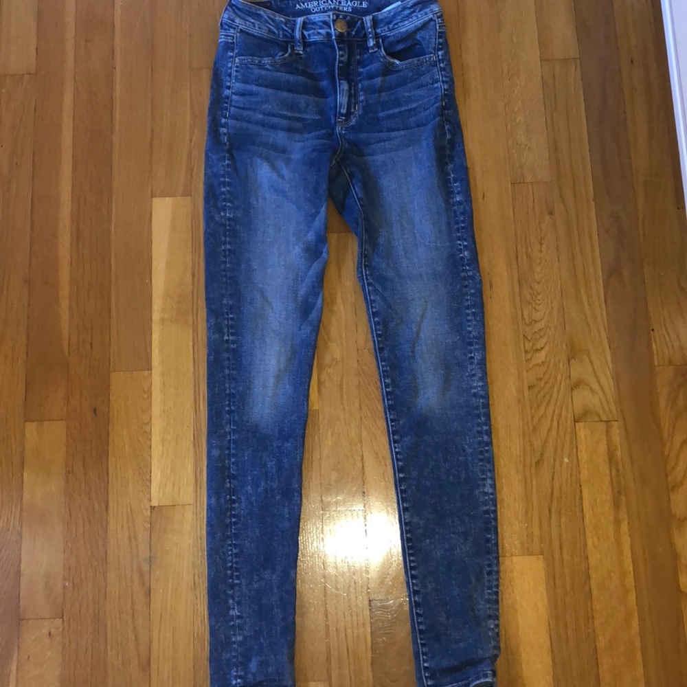 light washed, high waisted skinny jeans